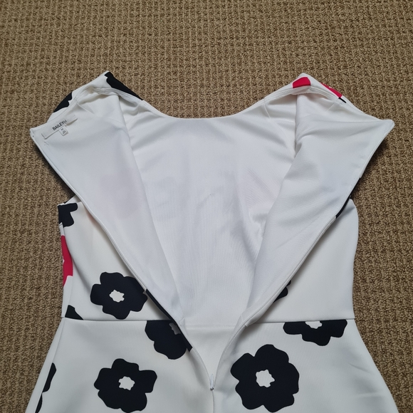 Bailey44 Pop Floral Print Neoprene Like Bendable Cap Sleeve Sheath Dress Size M - Picture 8 of 15